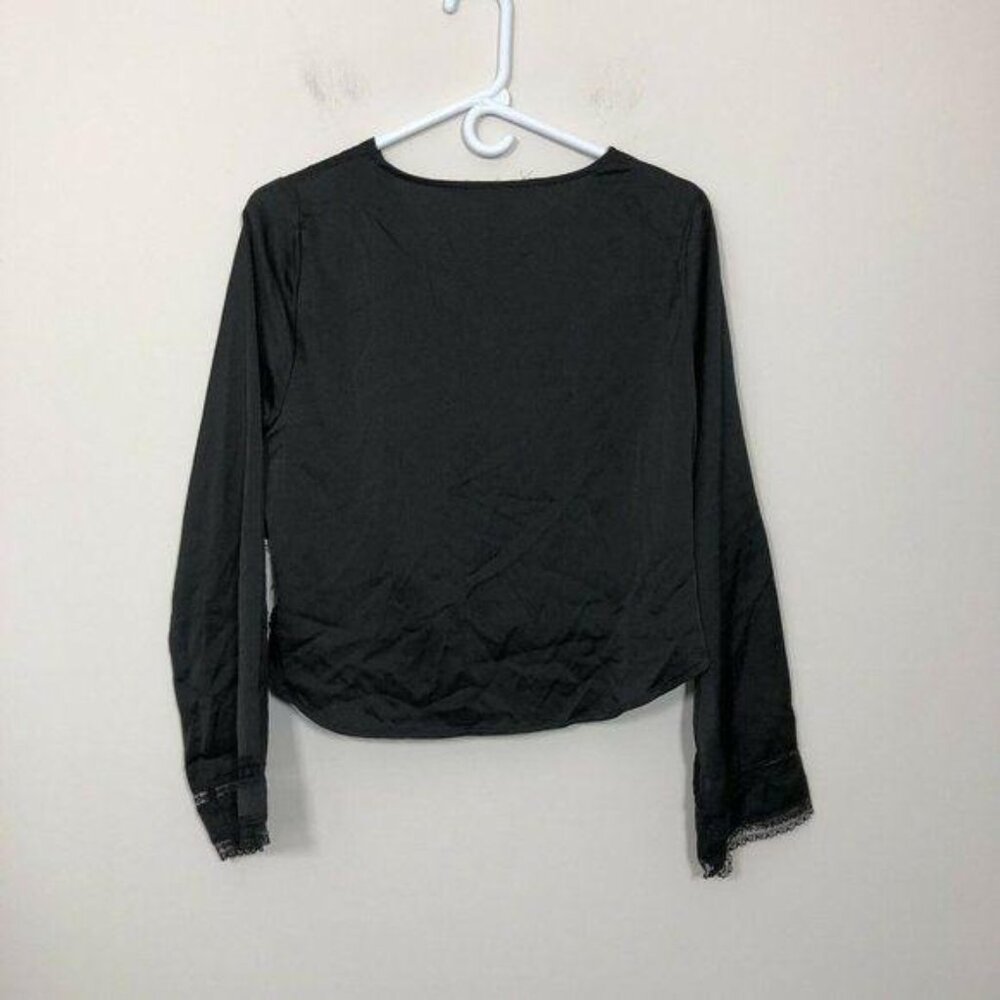 Gypsies & Moondust Top Women Size M Black Lace & Satin V Neck Pullover - Picture 4 of 4
